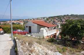 Apartments with a parking space Sutivan, Brac - 5654